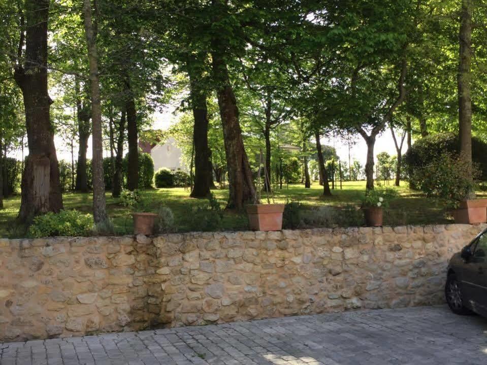 Les Clefs De Troplong Mondot Saint-Emilion Exterior photo